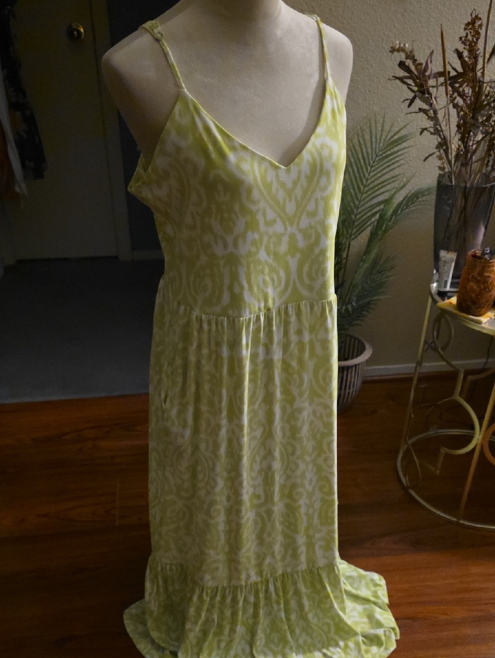 Summer V-Neck Maxi Dress in A Fun Green Print